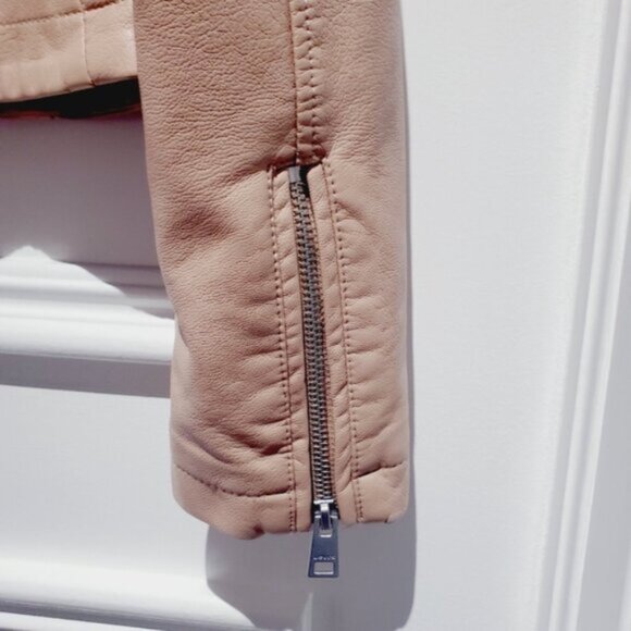 LEVI'S Limited Edition Tan Vegan Leather Moto Jacket - Picture 7 of 15